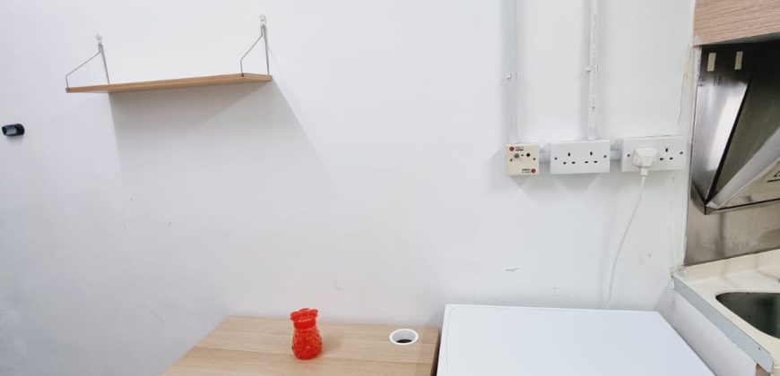 西營盤屈地大廈 WhittyStreetCourt